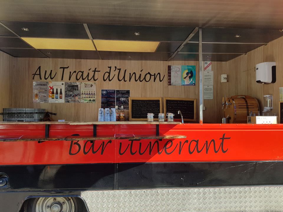 Lire la suite à propos de l’article Bar itinérant à Combes les semaines paires